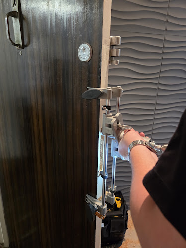 Master Locksmith and Security Solutions