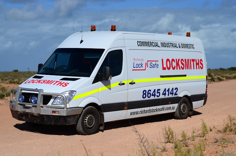 Richards Lock N Safe